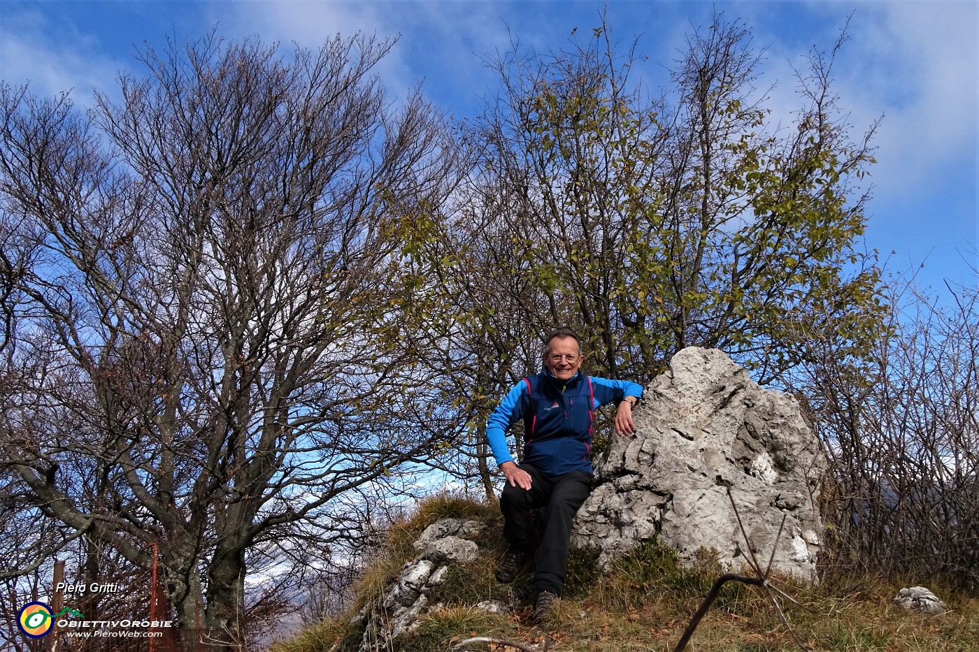 31 In vetta alla Corna Bianca (1228 m).JPG